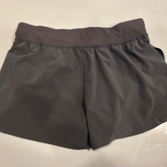 Fast and Free High-Rise Classic-Fit Split Short 3" - Black - Picture 2 of 3